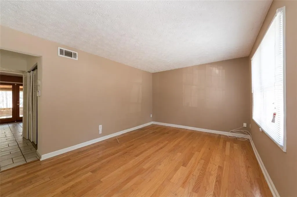 8865 Roberts Drive, Atlanta, Georgia 30350, 2 Bedrooms Bedrooms, ,2 BathroomsBathrooms,Residential,Sold,8865 Roberts Drive,5648583