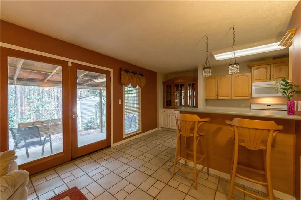 8865 Roberts Drive, Atlanta, Georgia 30350, 2 Bedrooms Bedrooms, ,2 BathroomsBathrooms,Residential,Sold,8865 Roberts Drive,5648583