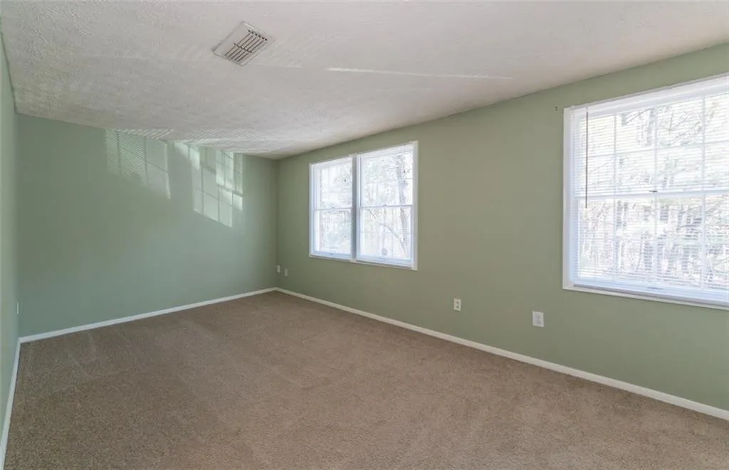 8865 Roberts Drive, Atlanta, Georgia 30350, 2 Bedrooms Bedrooms, ,2 BathroomsBathrooms,Residential,Sold,8865 Roberts Drive,5648583