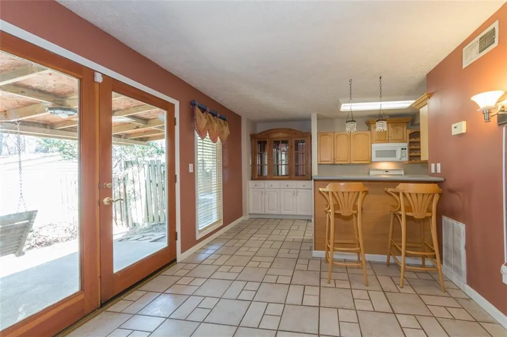 8865 Roberts Drive, Atlanta, Georgia 30350, 2 Bedrooms Bedrooms, ,2 BathroomsBathrooms,Residential,Sold,8865 Roberts Drive,5648583