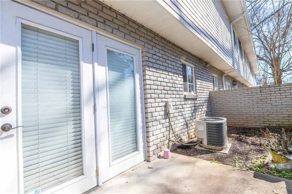 6940 Roswell Road Unit 7f, Atlanta, Georgia 30328, 3 Bedrooms Bedrooms, ,1 BathroomBathrooms,Residential,Sold,6940 Roswell Road Unit 7f,6690191