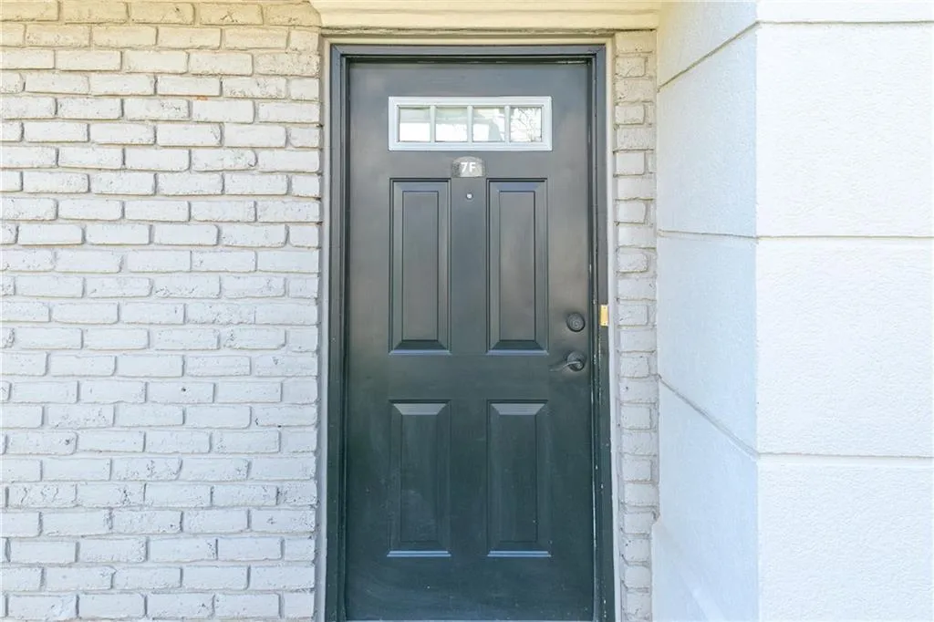 6940 Roswell Road Unit 7f, Atlanta, Georgia 30328, 3 Bedrooms Bedrooms, ,1 BathroomBathrooms,Residential,Sold,6940 Roswell Road Unit 7f,6690191