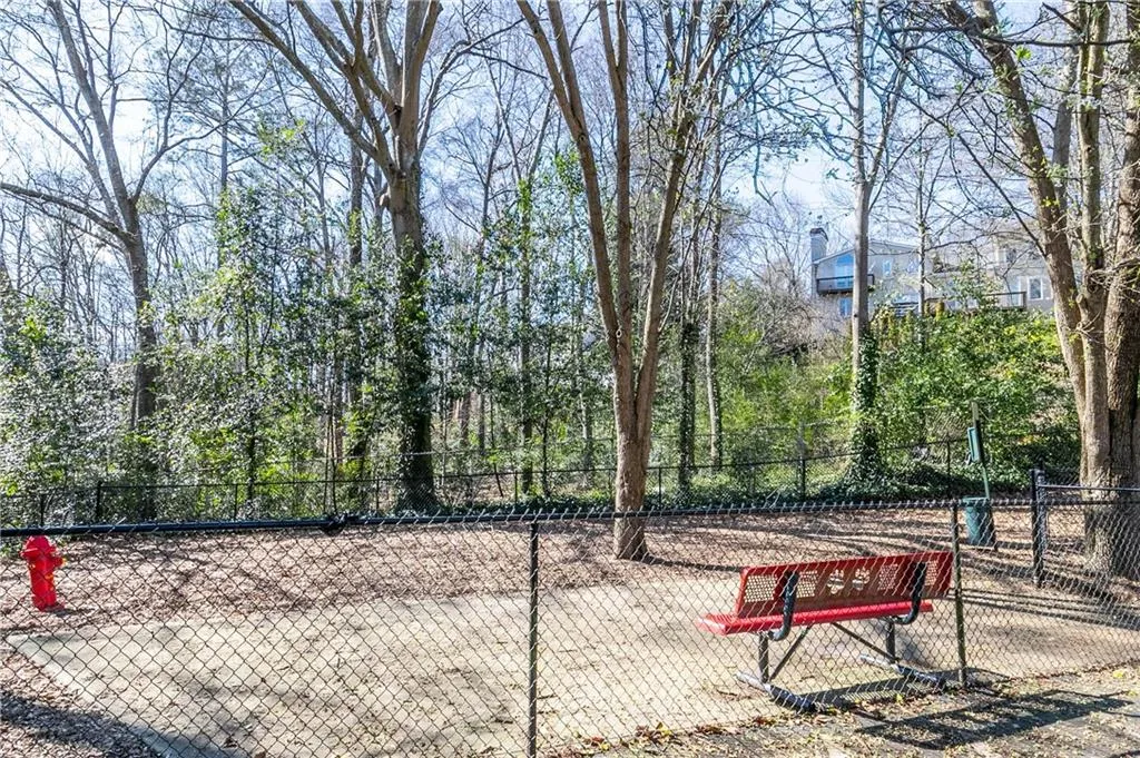 6940 Roswell Road Unit 7f, Atlanta, Georgia 30328, 3 Bedrooms Bedrooms, ,1 BathroomBathrooms,Residential,Sold,6940 Roswell Road Unit 7f,6690191