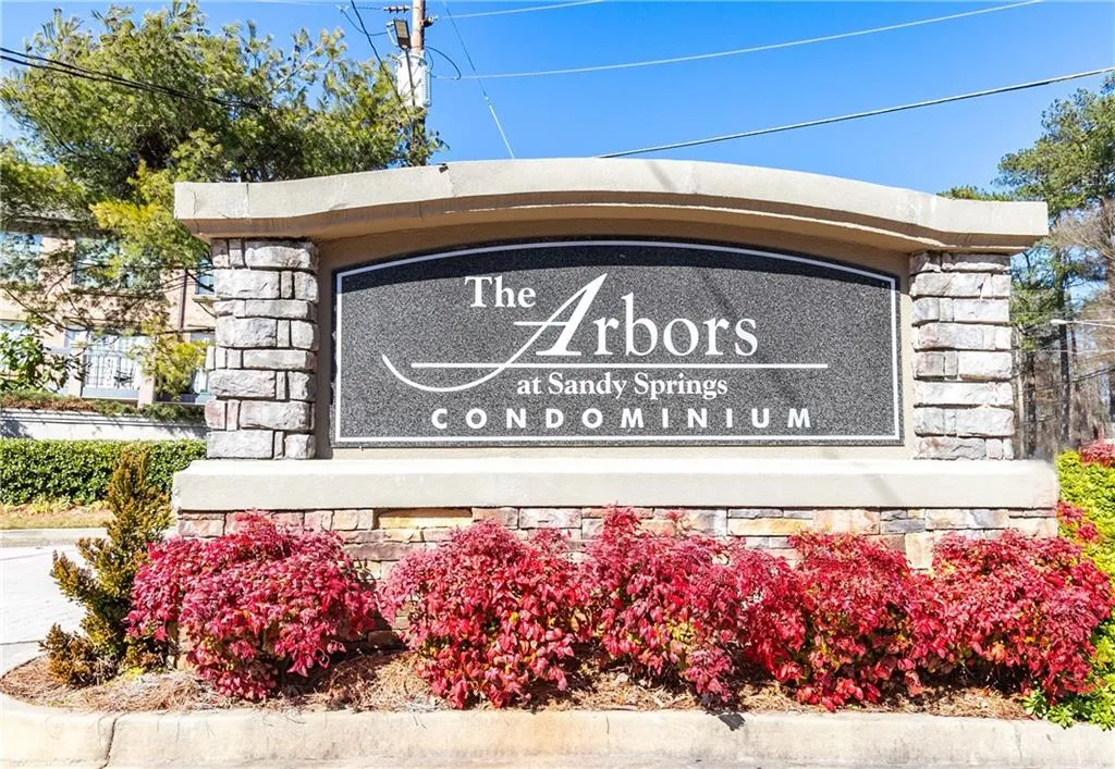 6940 Roswell Road Unit 7f, Atlanta, Georgia 30328, 3 Bedrooms Bedrooms, ,1 BathroomBathrooms,Residential,Sold,6940 Roswell Road Unit 7f,6690191