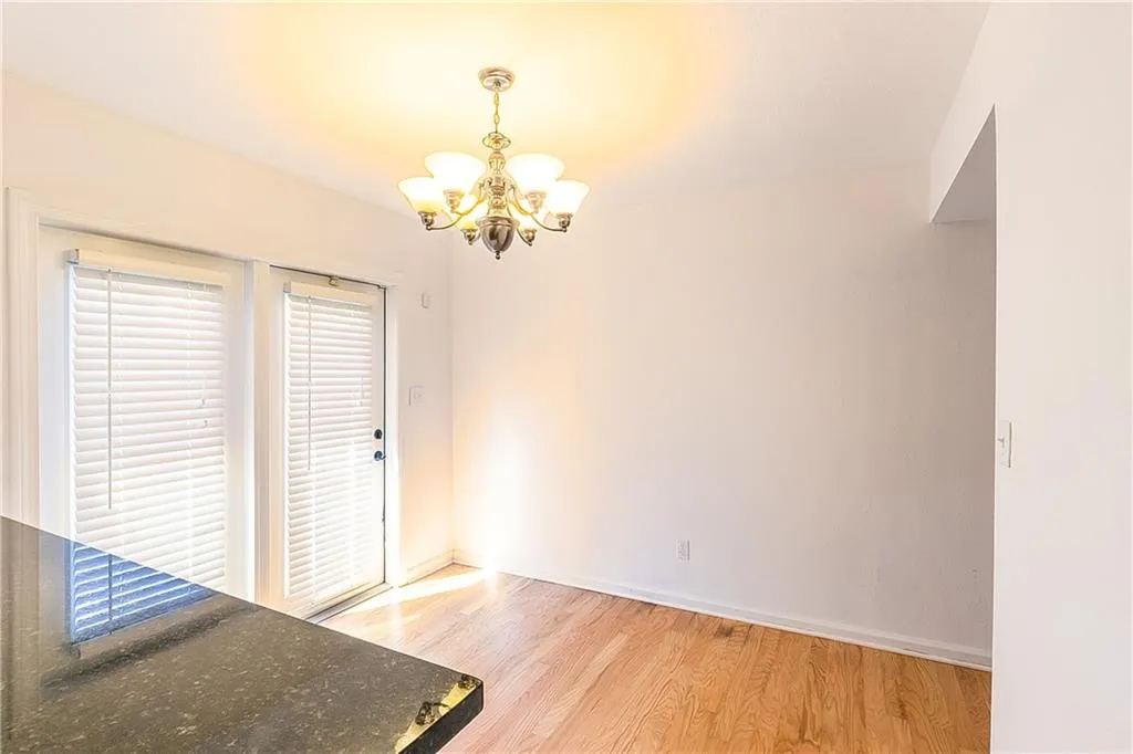 6940 Roswell Road Unit 7f, Atlanta, Georgia 30328, 3 Bedrooms Bedrooms, ,1 BathroomBathrooms,Residential,Sold,6940 Roswell Road Unit 7f,6690191