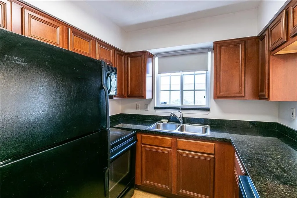 6940 Roswell Road Unit 7f, Atlanta, Georgia 30328, 3 Bedrooms Bedrooms, ,1 BathroomBathrooms,Residential,Sold,6940 Roswell Road Unit 7f,6690191