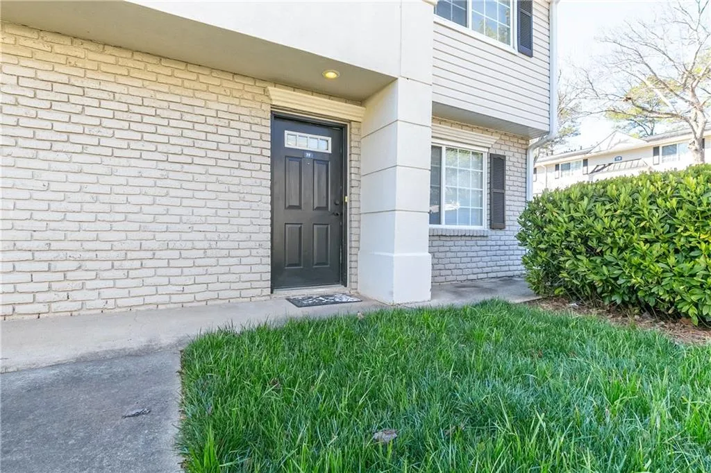6940 Roswell Road Unit 7f, Atlanta, Georgia 30328, 3 Bedrooms Bedrooms, ,1 BathroomBathrooms,Residential,Sold,6940 Roswell Road Unit 7f,6690191