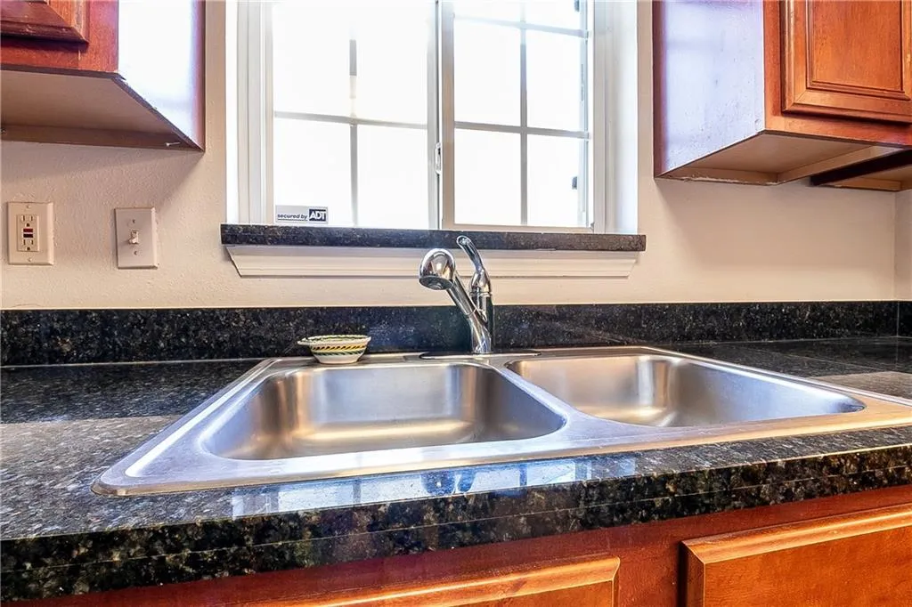 6940 Roswell Road Unit 7f, Atlanta, Georgia 30328, 3 Bedrooms Bedrooms, ,1 BathroomBathrooms,Residential,Sold,6940 Roswell Road Unit 7f,6690191