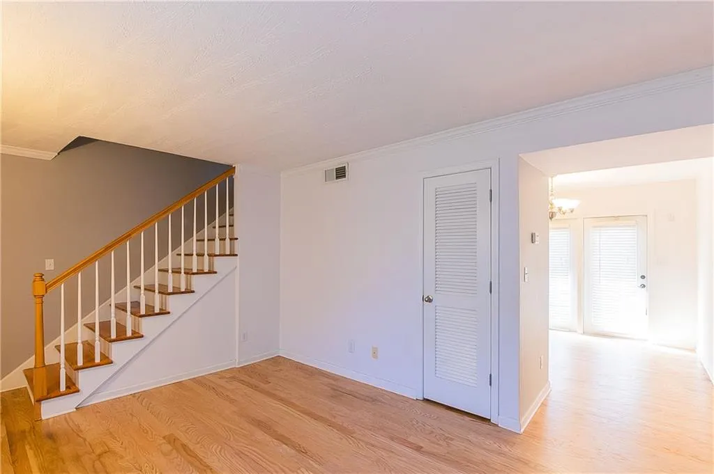 6940 Roswell Road Unit 7f, Atlanta, Georgia 30328, 3 Bedrooms Bedrooms, ,1 BathroomBathrooms,Residential,Sold,6940 Roswell Road Unit 7f,6690191