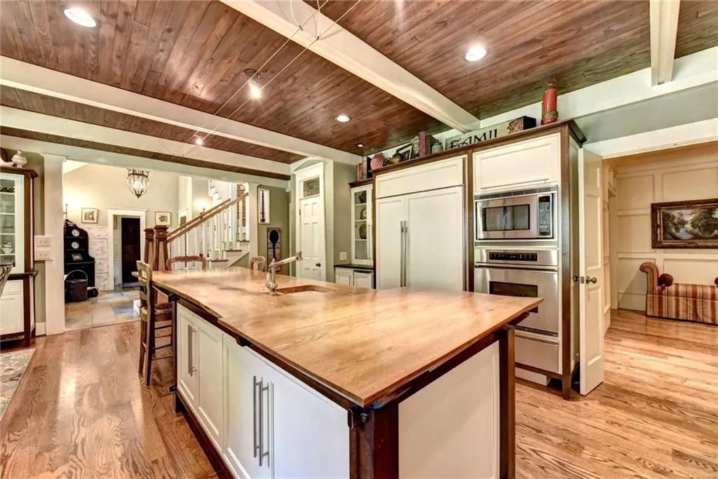 175 Churchill Drive, Sandy Springs, Georgia 30350, 6 Bedrooms Bedrooms, ,5 BathroomsBathrooms,Residential,Sold,175 Churchill Drive,5977666