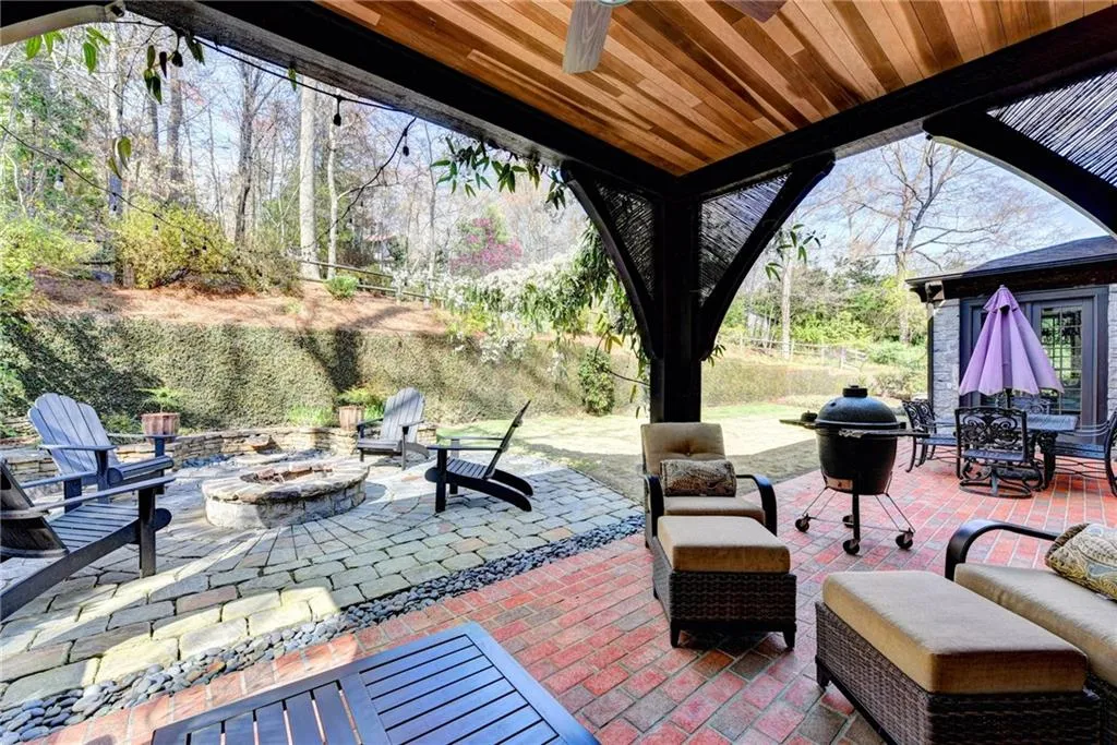 175 Churchill Drive, Sandy Springs, Georgia 30350, 6 Bedrooms Bedrooms, ,5 BathroomsBathrooms,Residential,Sold,175 Churchill Drive,5977666
