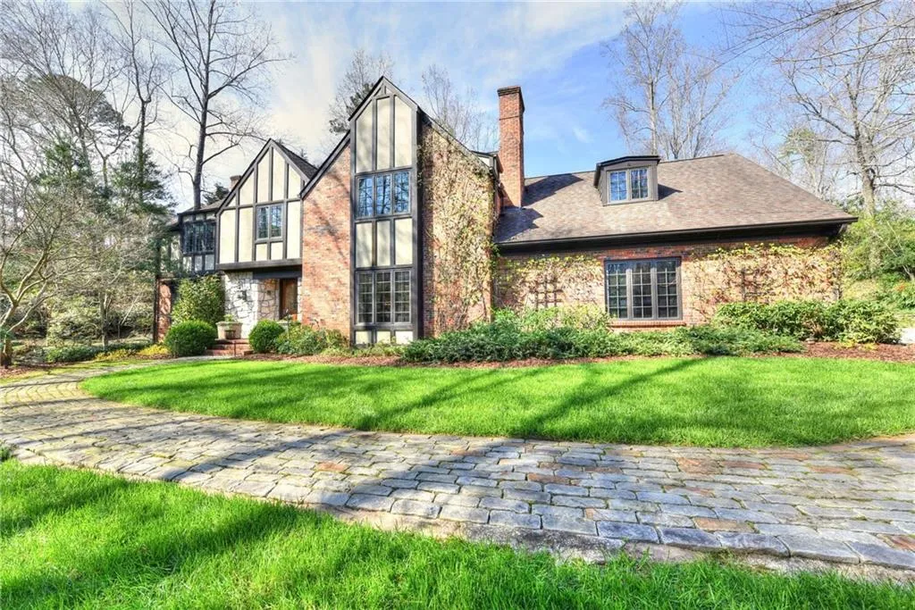 175 Churchill Drive, Sandy Springs, Georgia 30350, 6 Bedrooms Bedrooms, ,5 BathroomsBathrooms,Residential,Sold,175 Churchill Drive,5977666