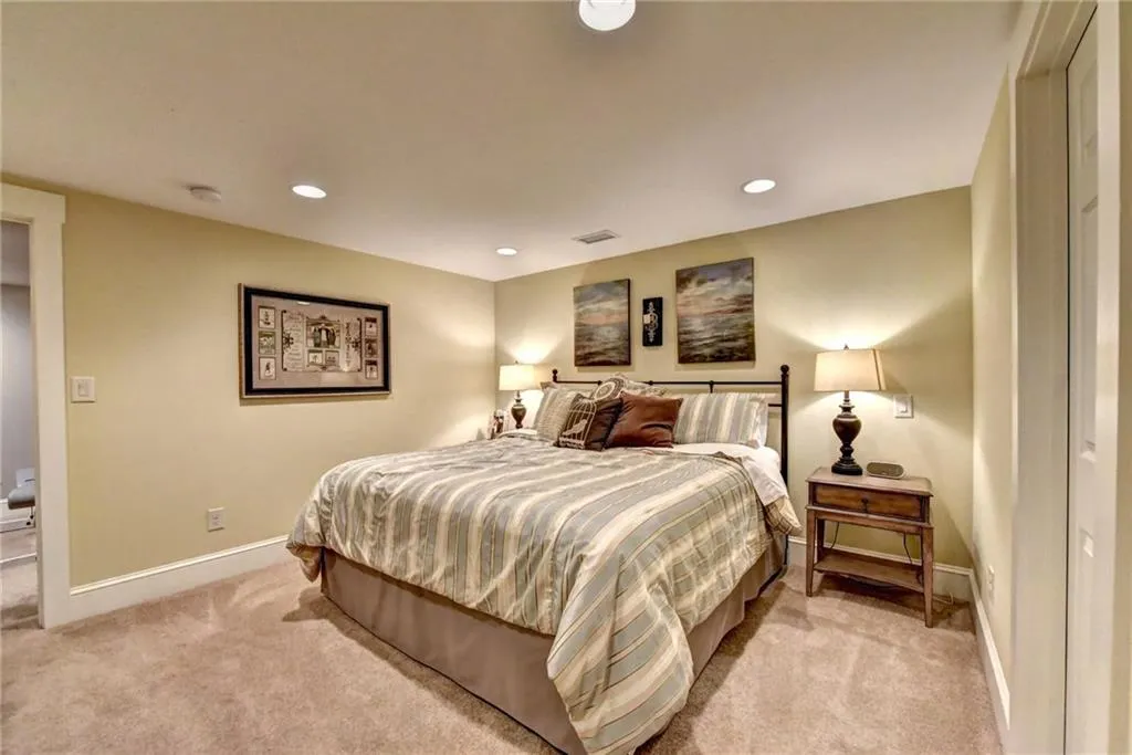 175 Churchill Drive, Sandy Springs, Georgia 30350, 6 Bedrooms Bedrooms, ,5 BathroomsBathrooms,Residential,Sold,175 Churchill Drive,5977666