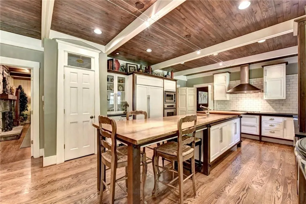 175 Churchill Drive, Sandy Springs, Georgia 30350, 6 Bedrooms Bedrooms, ,5 BathroomsBathrooms,Residential,Sold,175 Churchill Drive,5977666