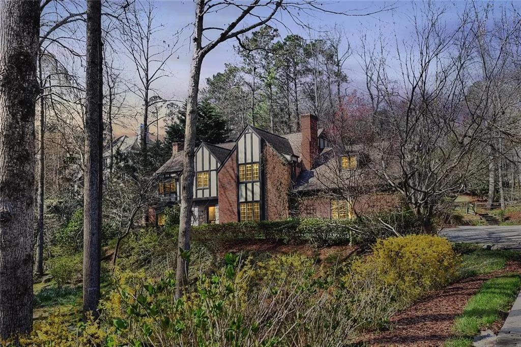 175 Churchill Drive, Sandy Springs, Georgia 30350, 6 Bedrooms Bedrooms, ,5 BathroomsBathrooms,Residential,Sold,175 Churchill Drive,5977666