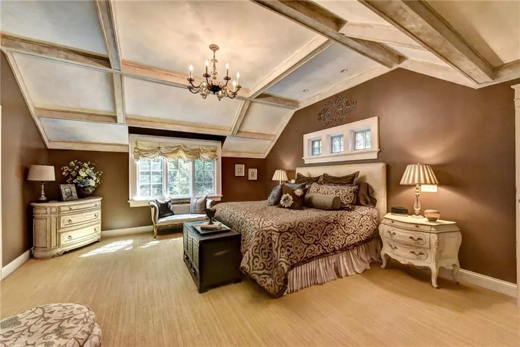 175 Churchill Drive, Sandy Springs, Georgia 30350, 6 Bedrooms Bedrooms, ,5 BathroomsBathrooms,Residential,Sold,175 Churchill Drive,5977666
