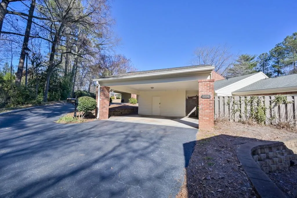 506 The North Chace Ne, Sandy Springs, Georgia 30328, 3 Bedrooms Bedrooms, ,2 BathroomsBathrooms,Residential,Sold,506 The North Chace Ne,6841312