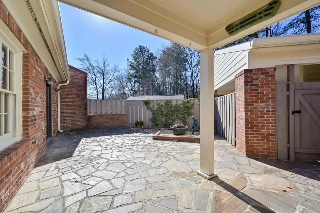 506 The North Chace Ne, Sandy Springs, Georgia 30328, 3 Bedrooms Bedrooms, ,2 BathroomsBathrooms,Residential,Sold,506 The North Chace Ne,6841312