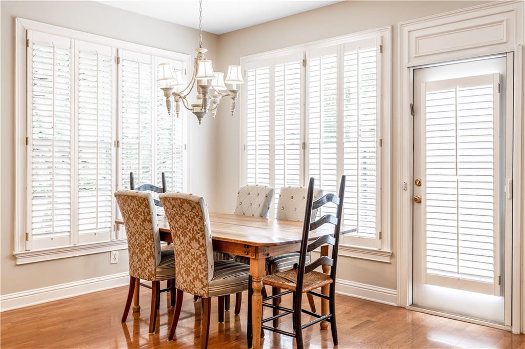 6285 Glen Oaks Lane, Sandy Springs, Georgia 30328, 4 Bedrooms Bedrooms, ,3 BathroomsBathrooms,Residential,Sold,6285 Glen Oaks Lane,7266869