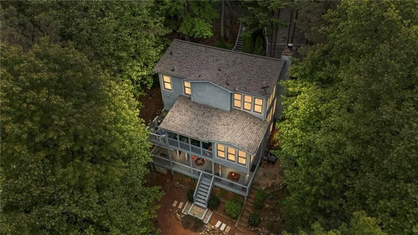Your private wooded oasis awaits!