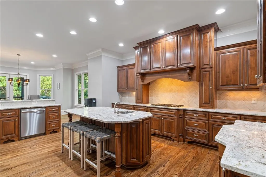 3283 Stratfield Drive Ne, Brookhaven, Georgia 30319, 7 Bedrooms Bedrooms, ,6 BathroomsBathrooms,Residential,For Sale,3283 Stratfield Drive Ne,7603677