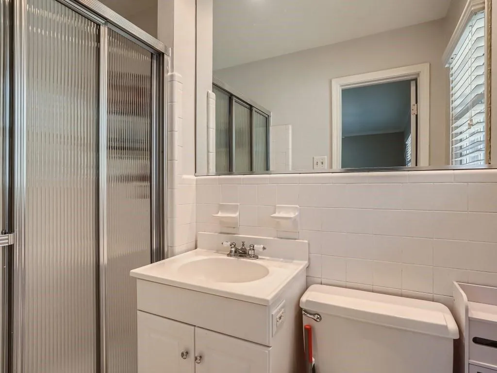 5705 Kayron Drive, Atlanta, Georgia 30328, 4 Bedrooms Bedrooms, ,3 BathroomsBathrooms,Residential,Sold,5705 Kayron Drive,7191866