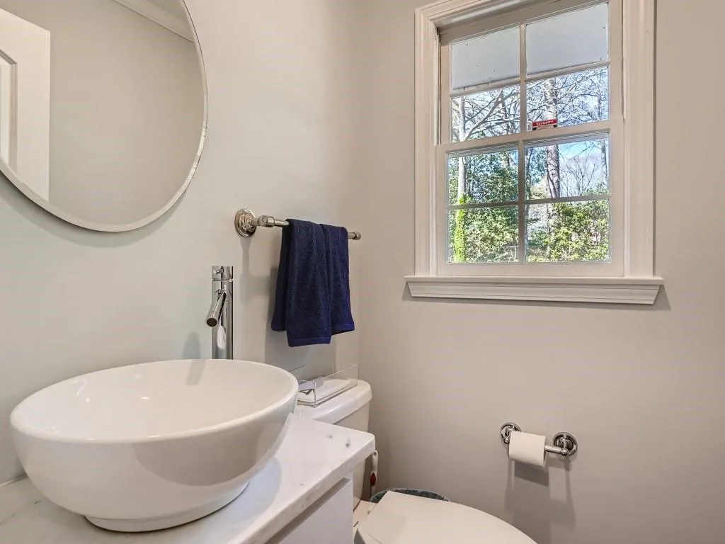 5705 Kayron Drive, Atlanta, Georgia 30328, 4 Bedrooms Bedrooms, ,3 BathroomsBathrooms,Residential,Sold,5705 Kayron Drive,7191866