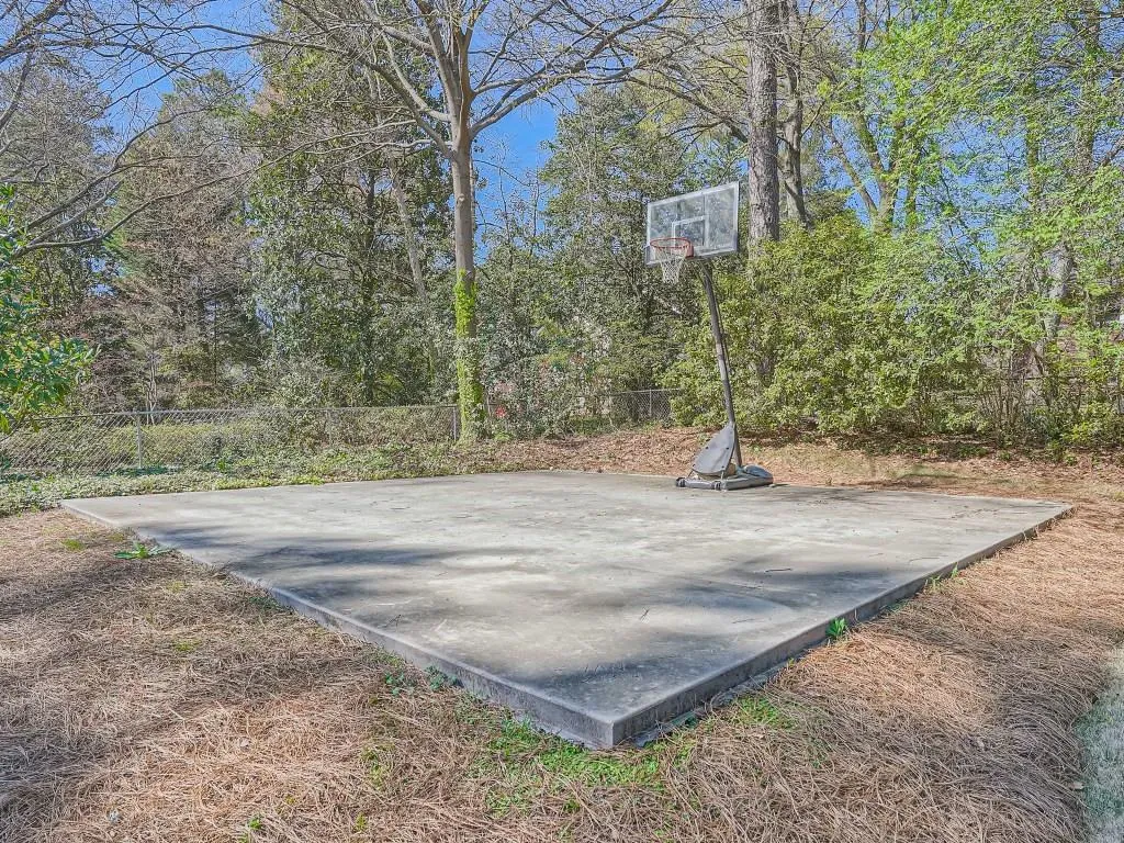 5705 Kayron Drive, Atlanta, Georgia 30328, 4 Bedrooms Bedrooms, ,3 BathroomsBathrooms,Residential,Sold,5705 Kayron Drive,7191866