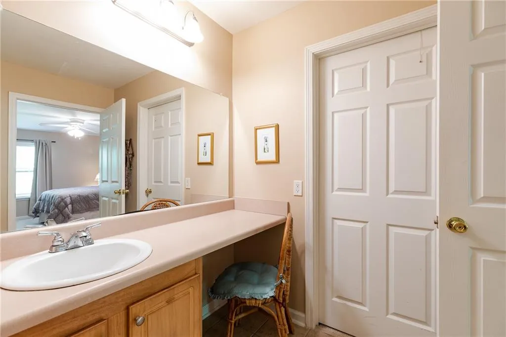 1608 Brighton Point, Sandy Springs, Georgia 30328, 3 Bedrooms Bedrooms, ,2 BathroomsBathrooms,Residential,Sold,1608 Brighton Point,6540688