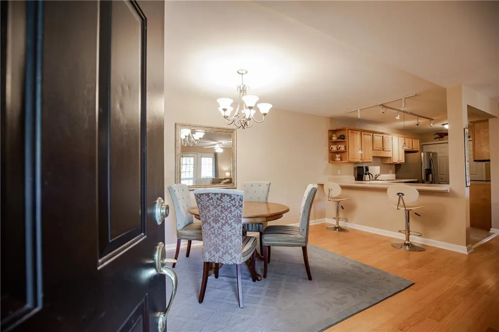 1608 Brighton Point, Sandy Springs, Georgia 30328, 3 Bedrooms Bedrooms, ,2 BathroomsBathrooms,Residential,Sold,1608 Brighton Point,6540688