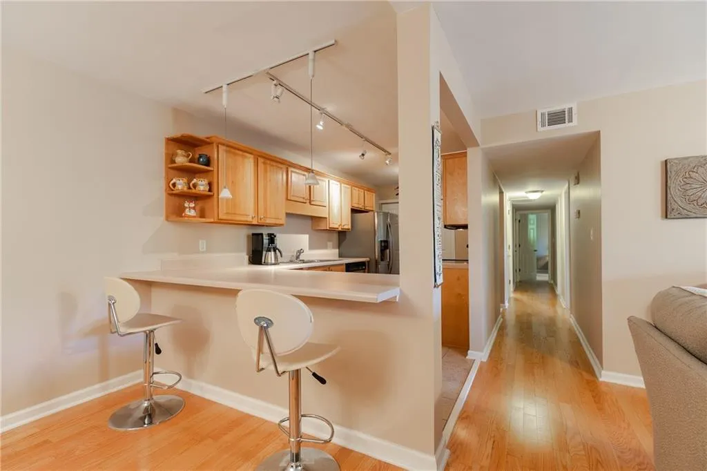1608 Brighton Point, Sandy Springs, Georgia 30328, 3 Bedrooms Bedrooms, ,2 BathroomsBathrooms,Residential,Sold,1608 Brighton Point,6540688