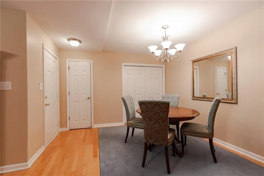 1608 Brighton Point, Sandy Springs, Georgia 30328, 3 Bedrooms Bedrooms, ,2 BathroomsBathrooms,Residential,Sold,1608 Brighton Point,6540688