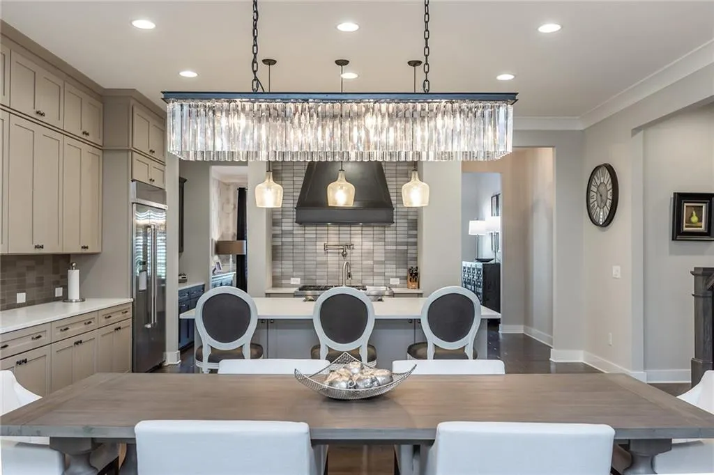 6394 Lucent Lane, Sandy Springs, Georgia 30328, 6 Bedrooms Bedrooms, ,5 BathroomsBathrooms,Residential,Sold,6394 Lucent Lane,6812885