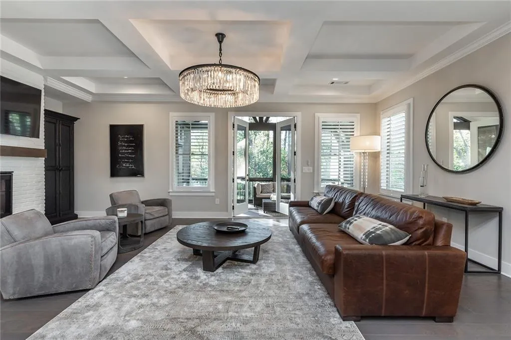 6394 Lucent Lane, Sandy Springs, Georgia 30328, 6 Bedrooms Bedrooms, ,5 BathroomsBathrooms,Residential,Sold,6394 Lucent Lane,6812885