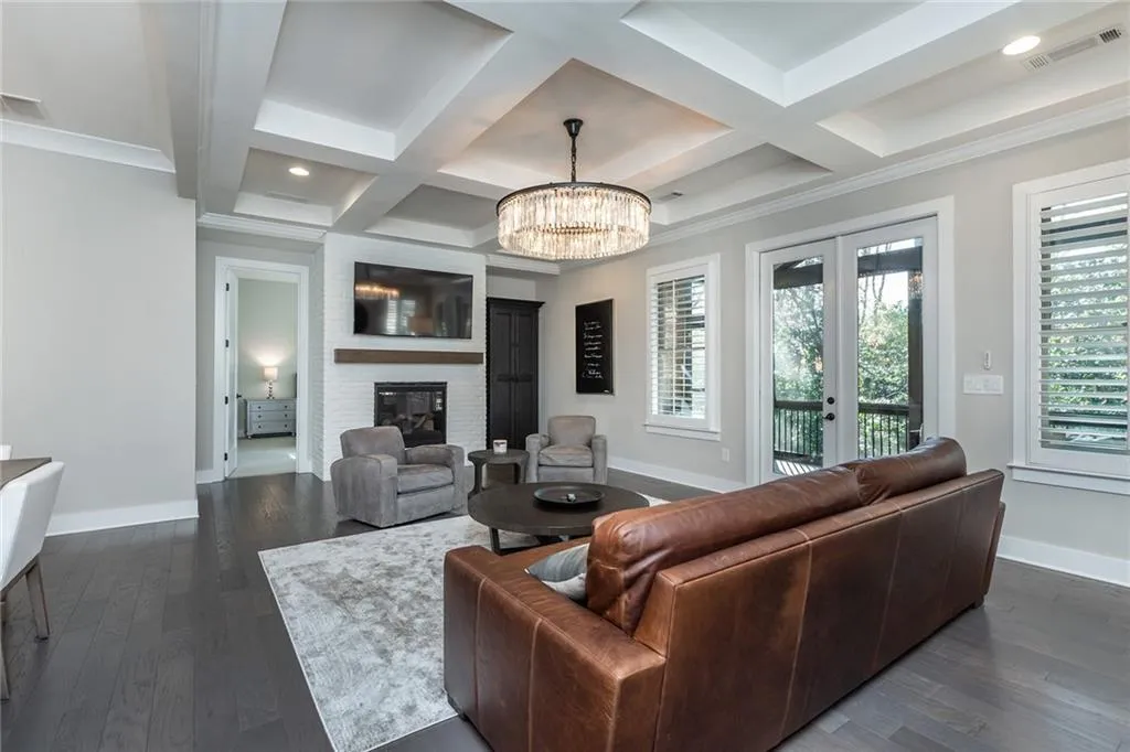 6394 Lucent Lane, Sandy Springs, Georgia 30328, 6 Bedrooms Bedrooms, ,5 BathroomsBathrooms,Residential,Sold,6394 Lucent Lane,6812885