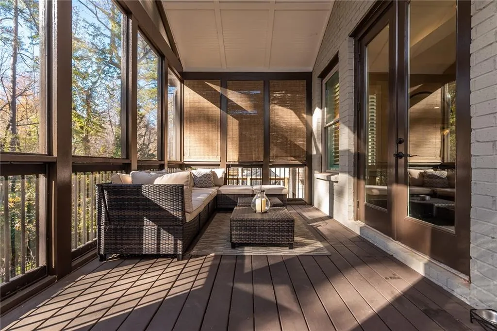 6394 Lucent Lane, Sandy Springs, Georgia 30328, 6 Bedrooms Bedrooms, ,5 BathroomsBathrooms,Residential,Sold,6394 Lucent Lane,6812885