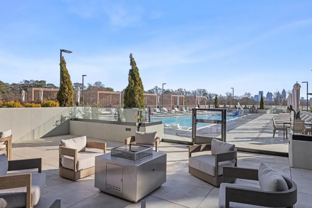 2425 Peachtree Road Ne Unit 903, Atlanta, Georgia 30305, 2 Bedrooms Bedrooms, ,2 BathroomsBathrooms,Residential,For Sale,2425 Peachtree Road Ne Unit 903,7530004