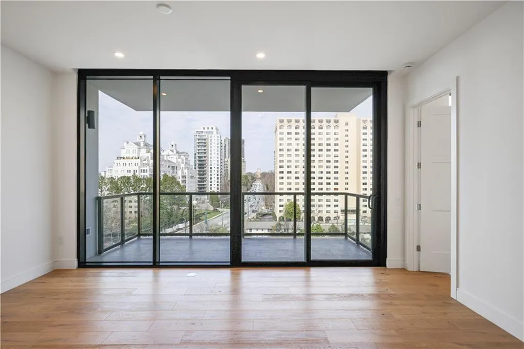 2425 Peachtree Road Ne Unit 903, Atlanta, Georgia 30305, 2 Bedrooms Bedrooms, ,2 BathroomsBathrooms,Residential,For Sale,2425 Peachtree Road Ne Unit 903,7530004