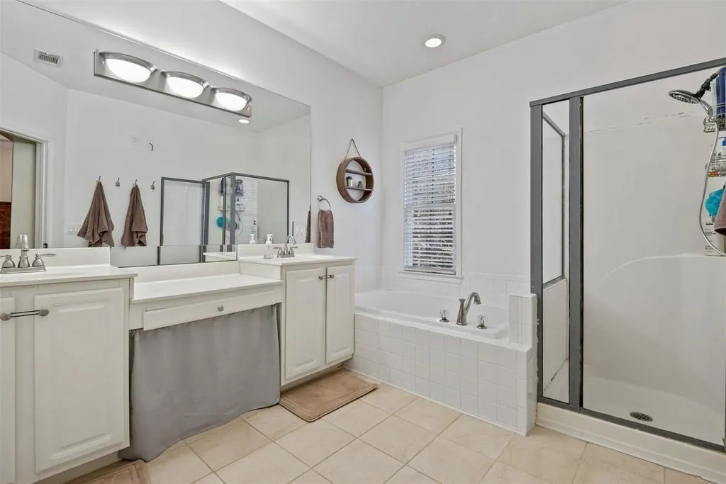 8595 Hope Mews Court, Atlanta, Georgia 30350, 2 Bedrooms Bedrooms, ,2 BathroomsBathrooms,Residential,Sold,8595 Hope Mews Court,6825445