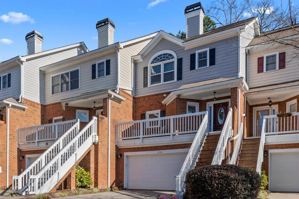 8595 Hope Mews Court, Atlanta, Georgia 30350, 2 Bedrooms Bedrooms, ,2 BathroomsBathrooms,Residential,Sold,8595 Hope Mews Court,6825445