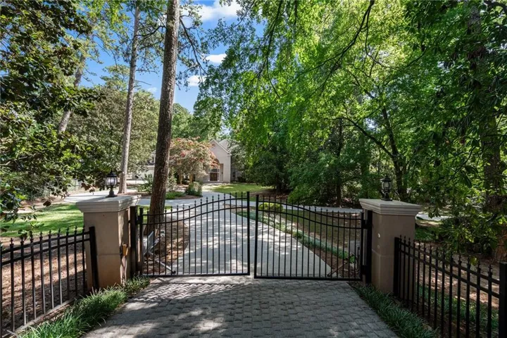 680 W Paces Ferry Road Nw, Atlanta, Georgia 30327