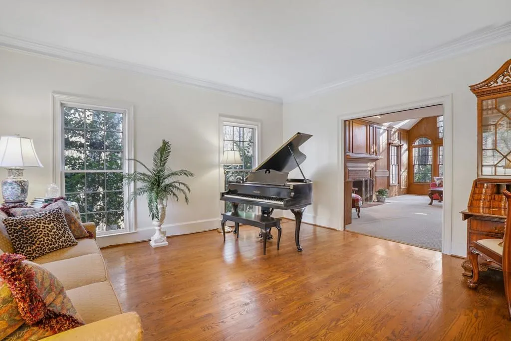 340 Fauna Court, Sandy Springs, Georgia 30350, 4 Bedrooms Bedrooms, ,4 BathroomsBathrooms,Residential,Sold,340 Fauna Court,6822738