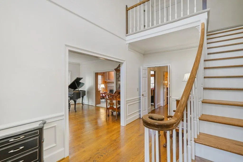 340 Fauna Court, Sandy Springs, Georgia 30350, 4 Bedrooms Bedrooms, ,4 BathroomsBathrooms,Residential,Sold,340 Fauna Court,6822738