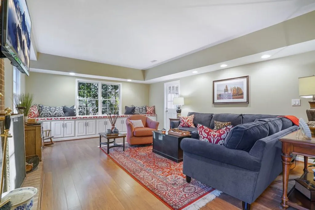 340 Fauna Court, Sandy Springs, Georgia 30350, 4 Bedrooms Bedrooms, ,4 BathroomsBathrooms,Residential,Sold,340 Fauna Court,6822738