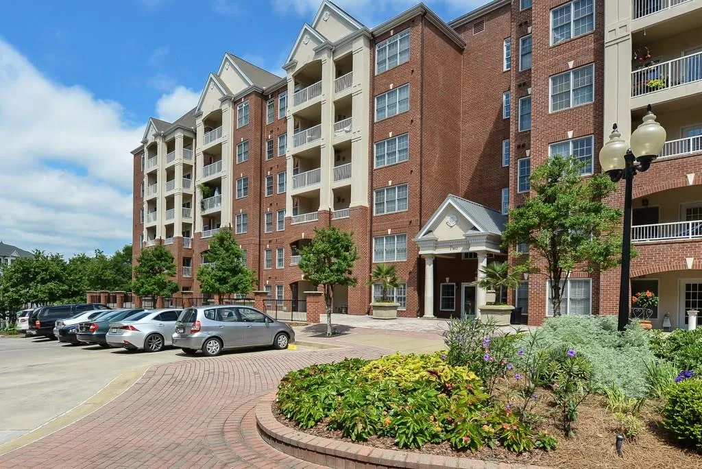 211 Colonial Homes Drive Unit 2101, Atlanta, Georgia 30309, 2 Bedrooms Bedrooms, ,2 BathroomsBathrooms,Residential,Sold,211 Colonial Homes Drive Unit 2101,5717184