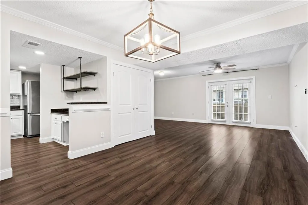 6900 Roswell Road Unit 20q, Sandy Springs, Georgia 30328, 2 Bedrooms Bedrooms, ,2 BathroomsBathrooms,Residential,Sold,6900 Roswell Road Unit 20q,7494106