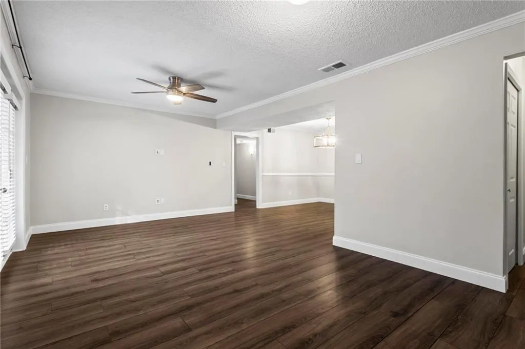 6900 Roswell Road Unit 20q, Sandy Springs, Georgia 30328, 2 Bedrooms Bedrooms, ,2 BathroomsBathrooms,Residential,Sold,6900 Roswell Road Unit 20q,7494106