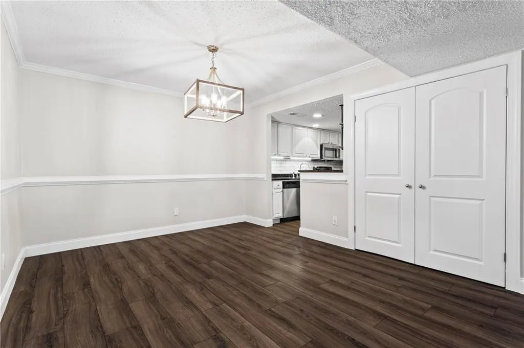 6900 Roswell Road Unit 20q, Sandy Springs, Georgia 30328, 2 Bedrooms Bedrooms, ,2 BathroomsBathrooms,Residential,Sold,6900 Roswell Road Unit 20q,7494106