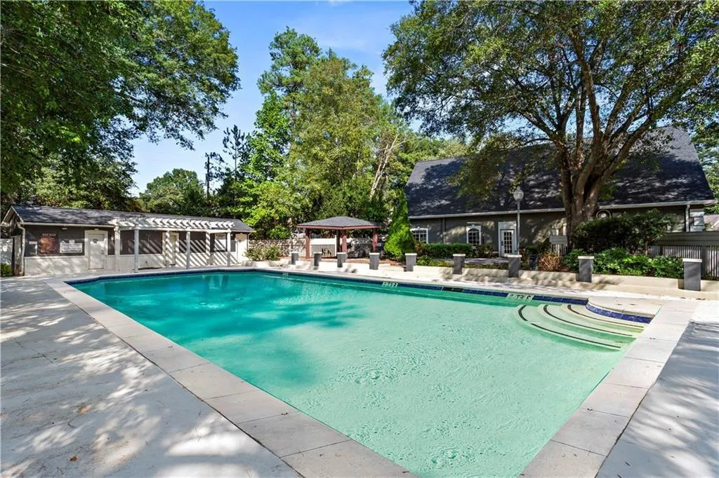 6900 Roswell Road Unit 20q, Sandy Springs, Georgia 30328, 2 Bedrooms Bedrooms, ,2 BathroomsBathrooms,Residential,Sold,6900 Roswell Road Unit 20q,7494106