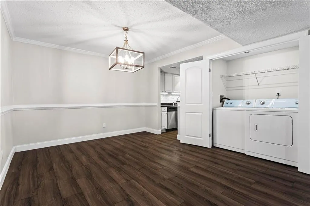 6900 Roswell Road Unit 20q, Sandy Springs, Georgia 30328, 2 Bedrooms Bedrooms, ,2 BathroomsBathrooms,Residential,Sold,6900 Roswell Road Unit 20q,7494106